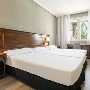 Chambre double avec un lit d'appoint Hotel ILUNION Las Lomas Mérida